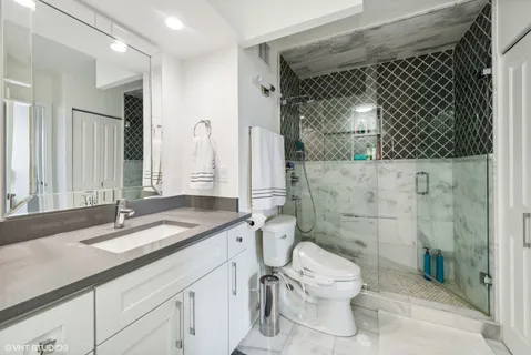 $485,000 | 260 East Chestnut Street, Unit 3204, Chicago, IL 60611