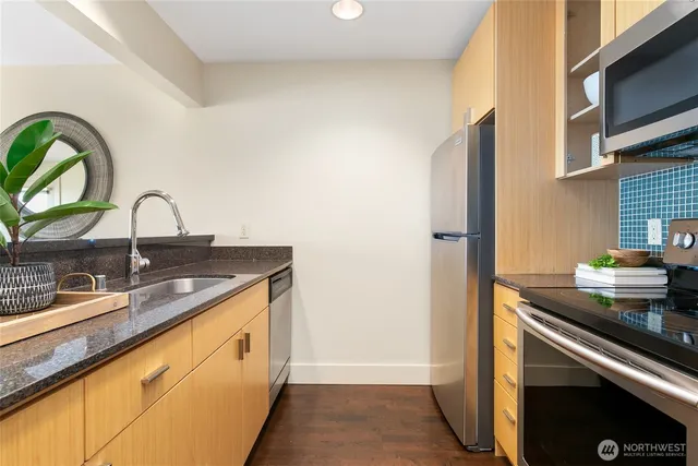 $375,000 | 1711 East Olive Way, Unit 311, Seattle, WA 98102