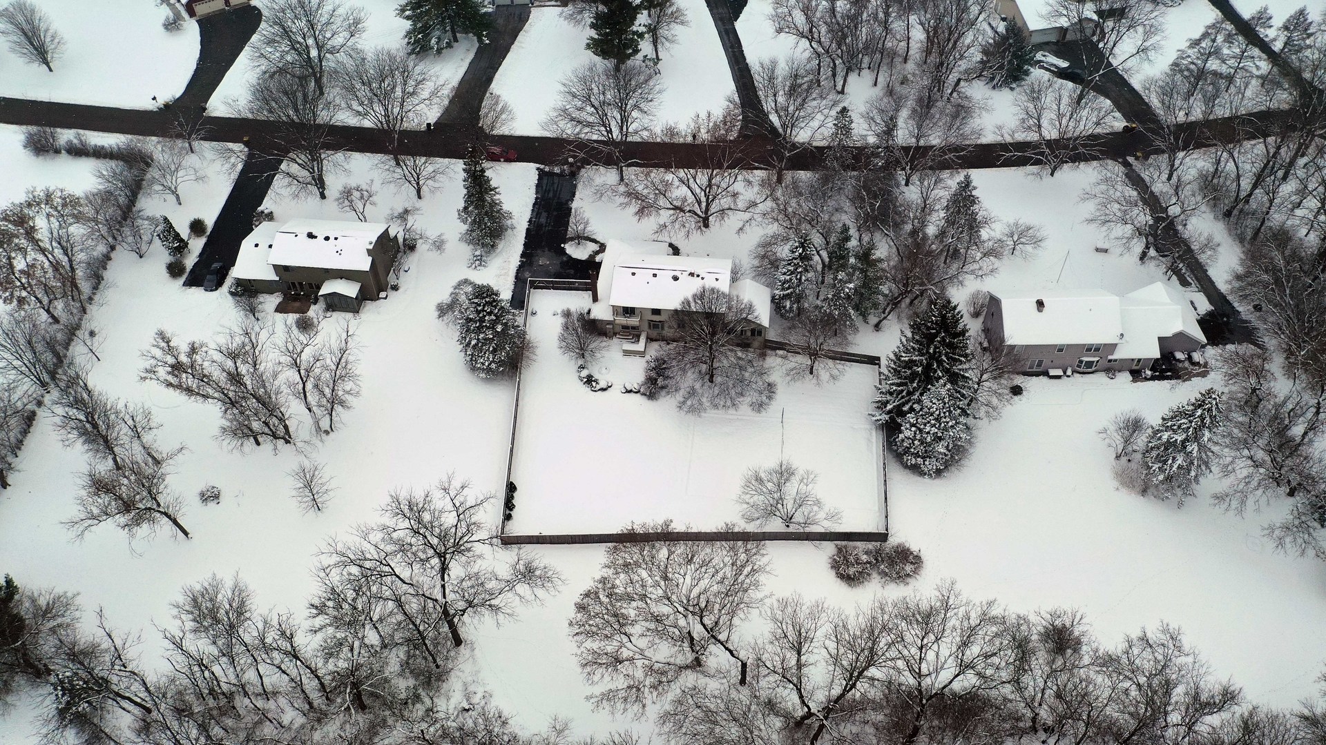 3901 Weathervane Lane Crystal Lake, IL 60012 - Photo 3 of 36 a view of a city from a balcony