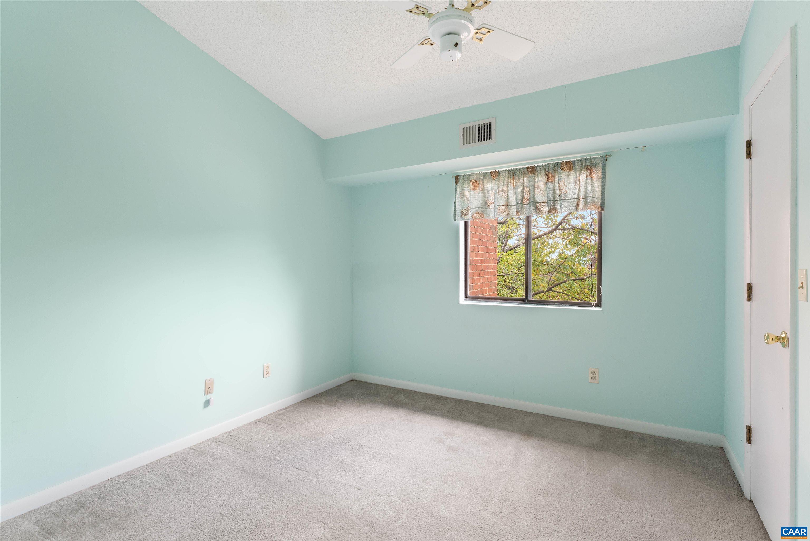 101 Turtle Creek Road, Unit 11 Charlottesville, VA 22901 - Photo 12 of 22 Gallery Image 12