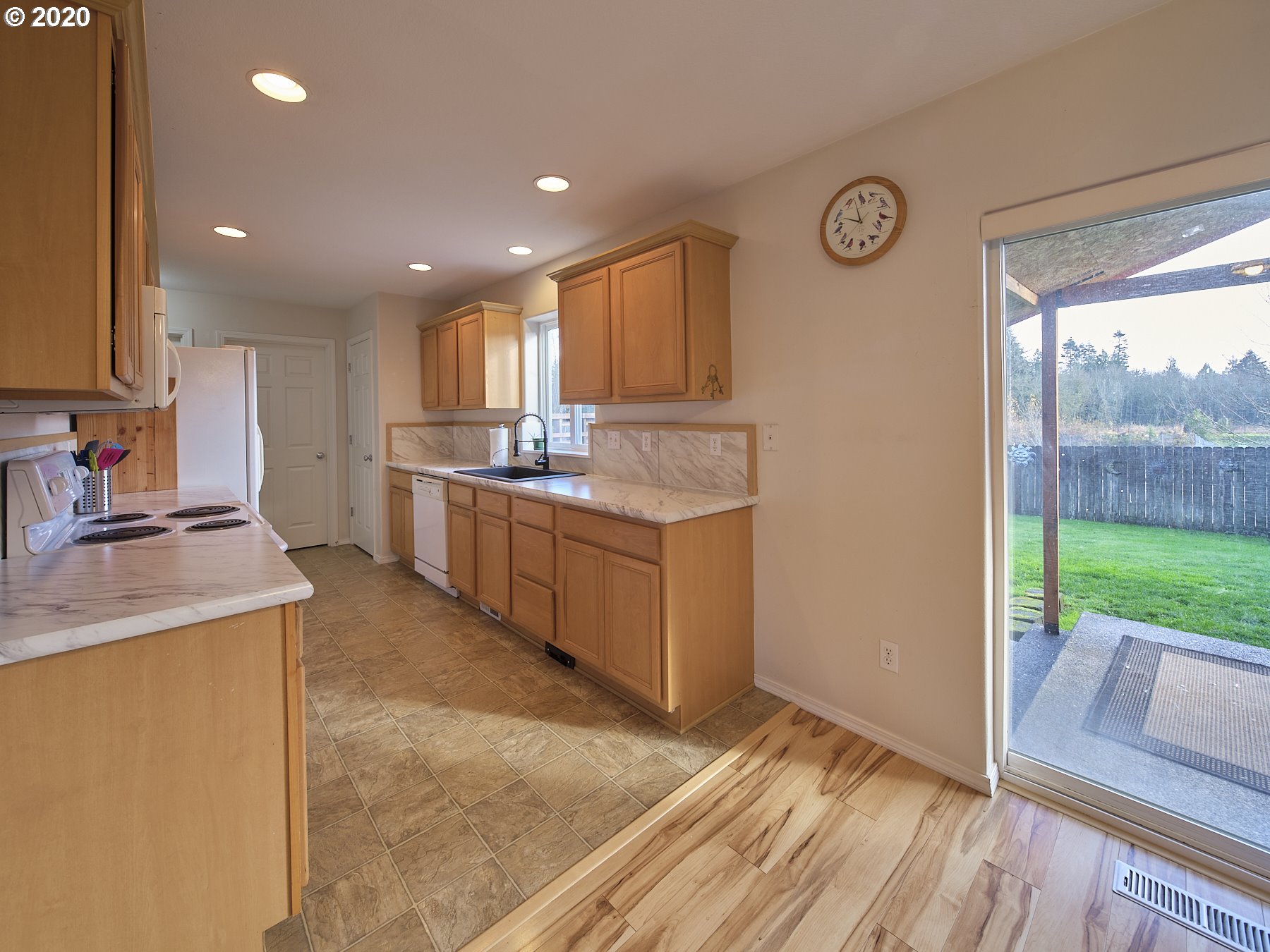 16703 Northeast 14th Avenue Ridgefield, WA 98642 - Photo 8 of 32