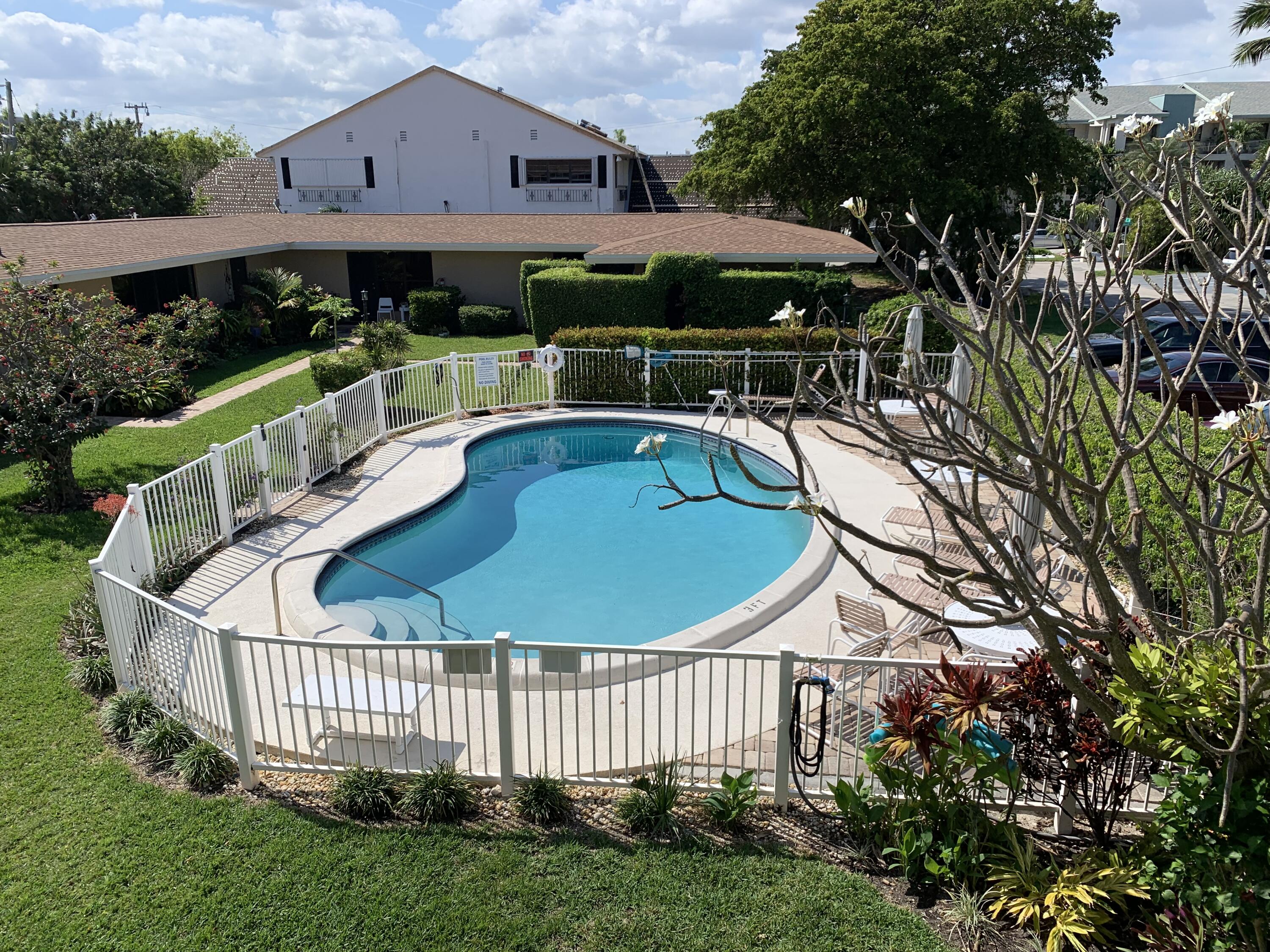3208 Southeast 11th Street, Unit 201 Pompano Beach, FL 33062 - Photo 1 of 26 IMG_9995