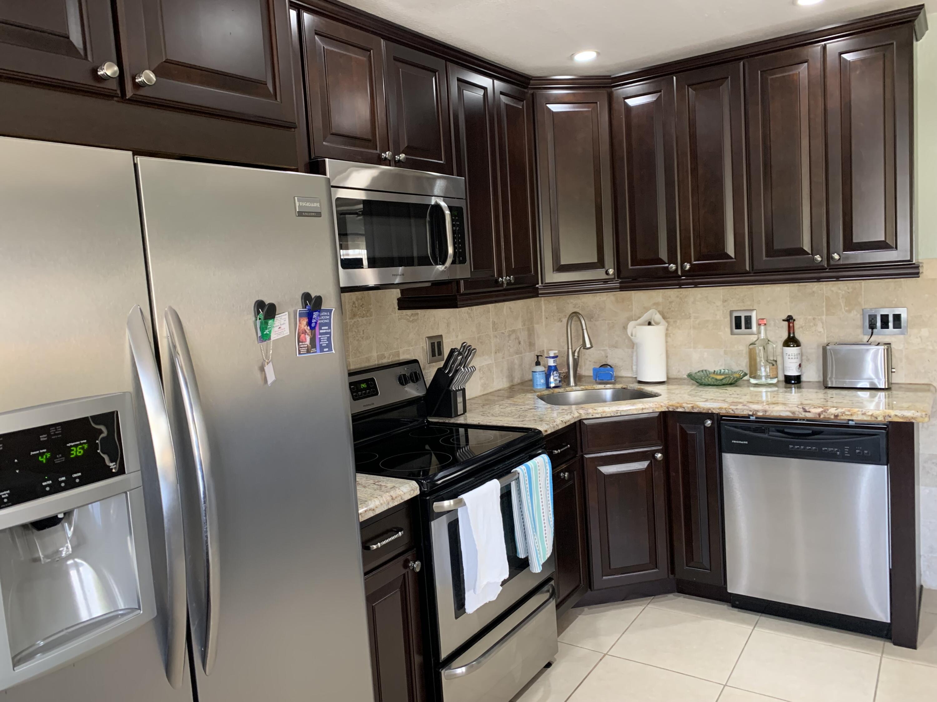 3208 Southeast 11th Street, Unit 201 Pompano Beach, FL 33062 - Photo 23 of 26 IMG_9988
