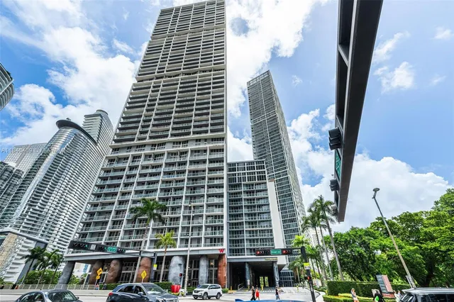 $3,400 | 475 Brickell Avenue, Unit 3811, Miami, FL 33131
