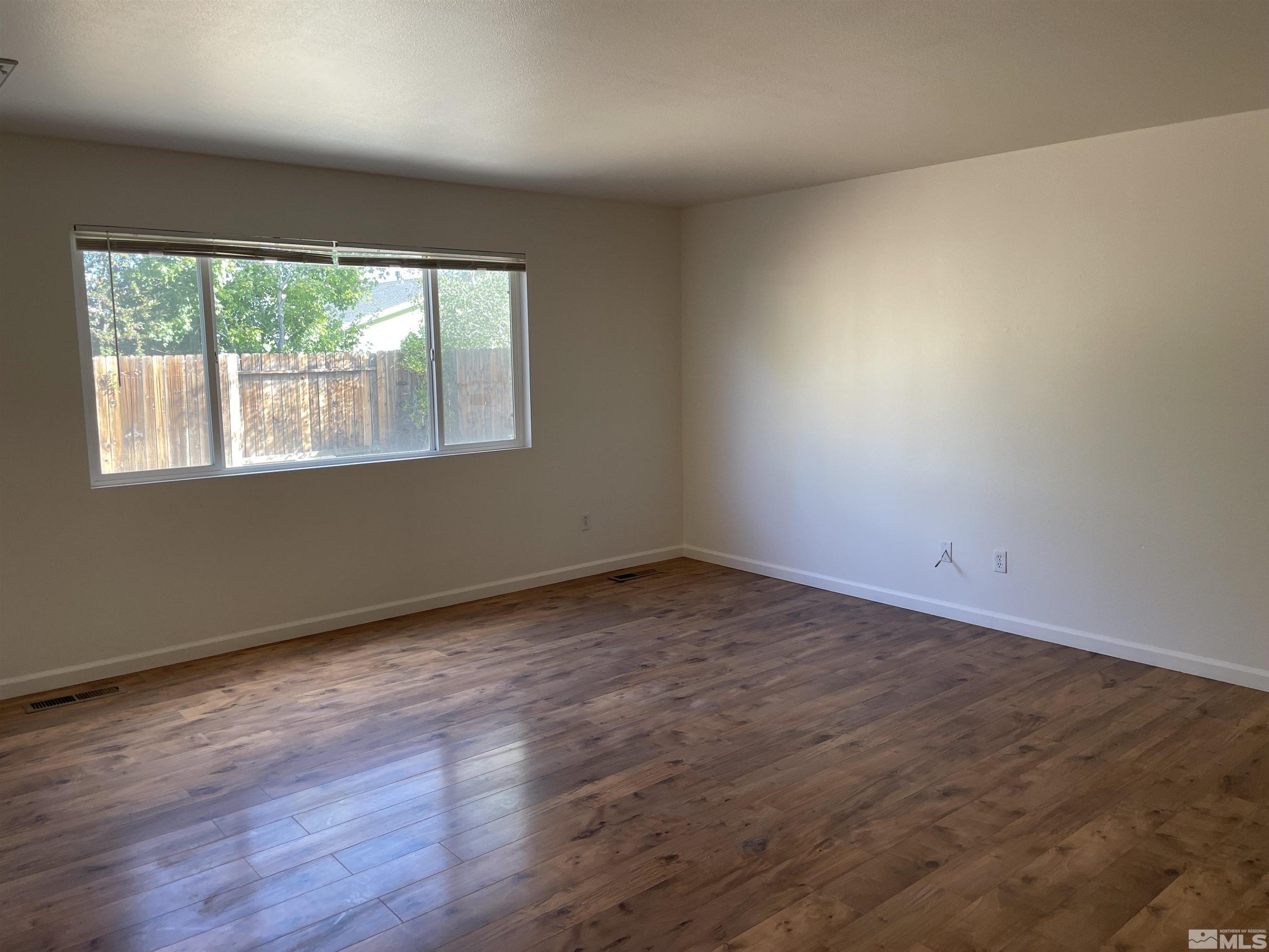 7475 Hinton Drive Reno, NV 89506 - Photo 3 of 20 Photo 3