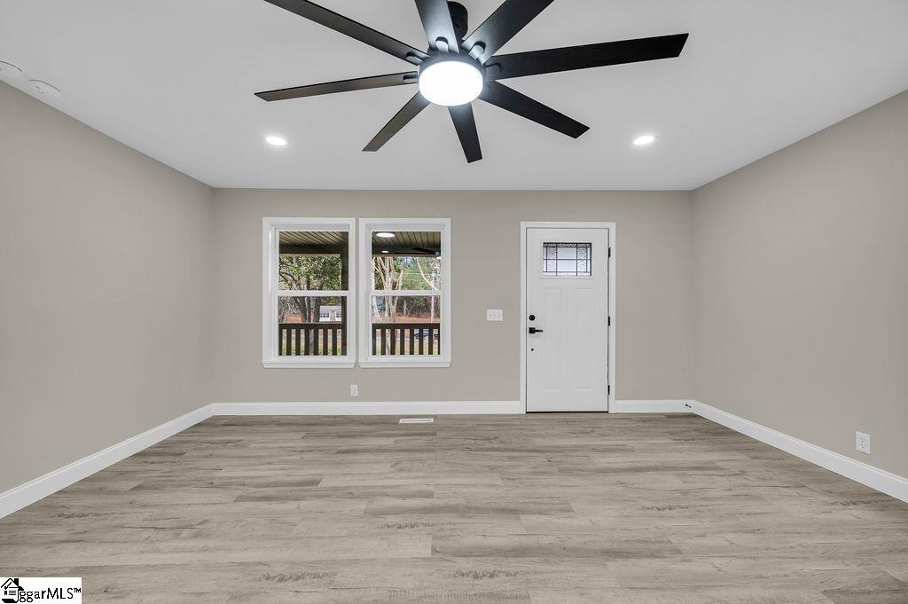 135 Commercial Circle Westminster, SC 29693 - Photo 3 of 37