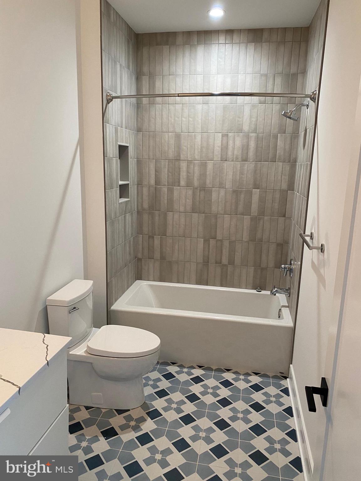 416 Rector Street, Unit B Philadelphia, PA 19128 - Photo 16 of 25 Bathroom 3