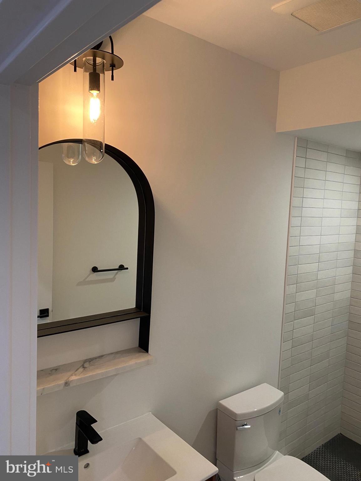 416 Rector Street, Unit B Philadelphia, PA 19128 - Photo 18 of 25 Bathroom 4