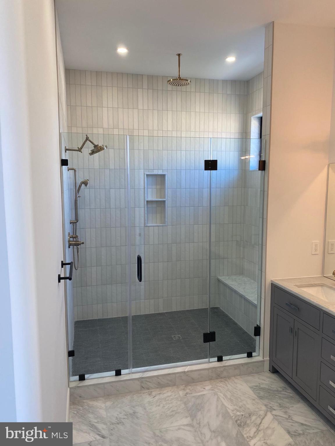 416 Rector Street, Unit B Philadelphia, PA 19128 - Photo 10 of 25 Master bathroom shower