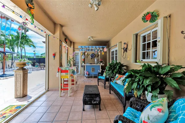 $876,500 | 16037 Northwest 77th Place, Miami Lakes, FL 33016