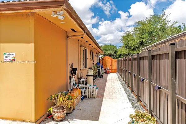 $876,500 | 16037 Northwest 77th Place, Miami Lakes, FL 33016