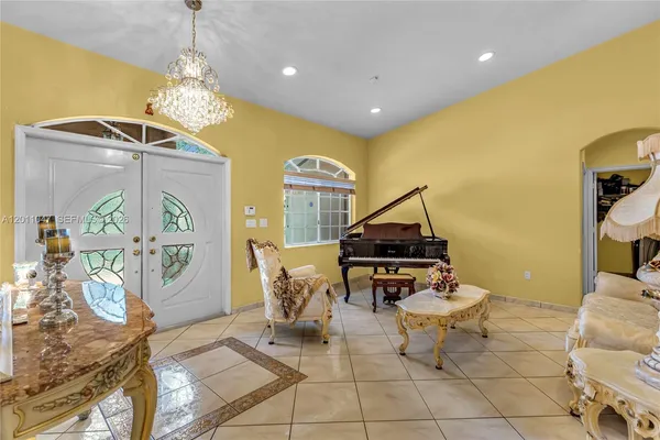 $876,500 | 16037 Northwest 77th Place, Miami Lakes, FL 33016