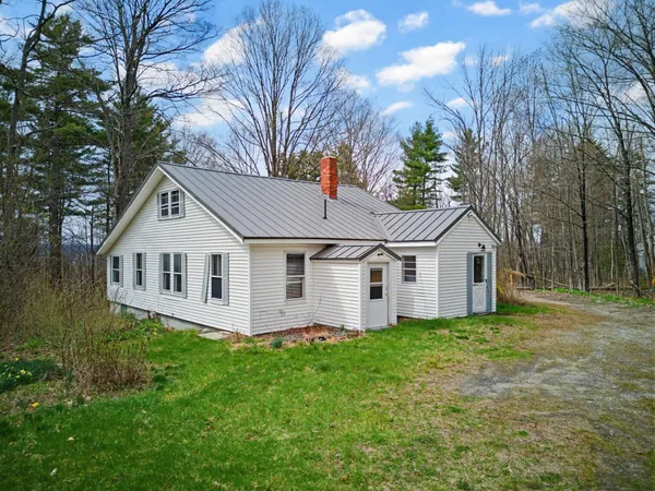$225,000 | 43 Old County Road North, Deering, NH 03244