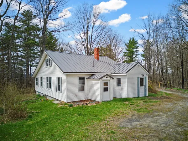 $225,000 | 43 Old County Road North, Deering, NH 03244