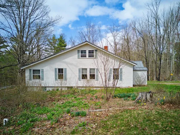 $225,000 | 43 Old County Road North, Deering, NH 03244