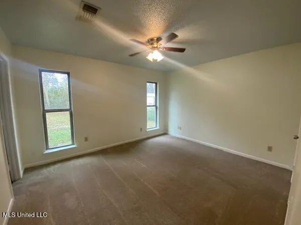 $1,550 | 11 Stratford Place, Gulfport, MS 39503