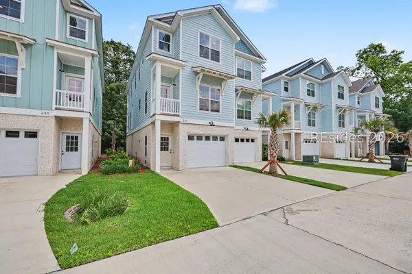 $724,900 | 230 Olive Shell Court, Unit 34, Hilton Head Island, SC 29926