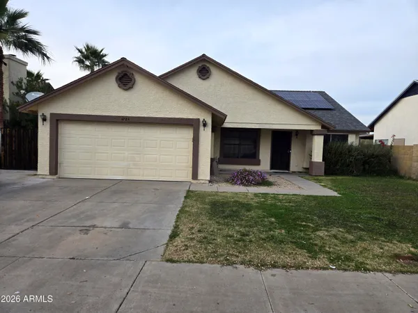 a front view of house with yard