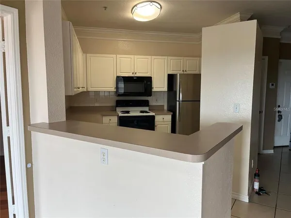 $1,800 | 4305 Bayside Village Drive, Unit 301, Tampa, FL 33615