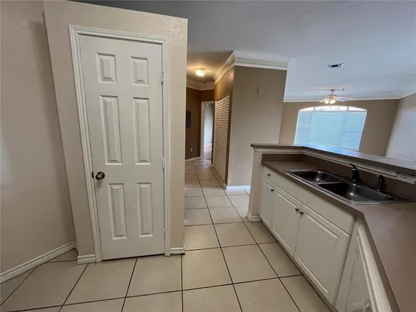 $1,800 | 4305 Bayside Village Drive, Unit 301, Tampa, FL 33615