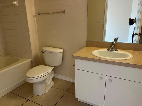 $1,800 | 4305 Bayside Village Drive, Unit 301, Tampa, FL 33615