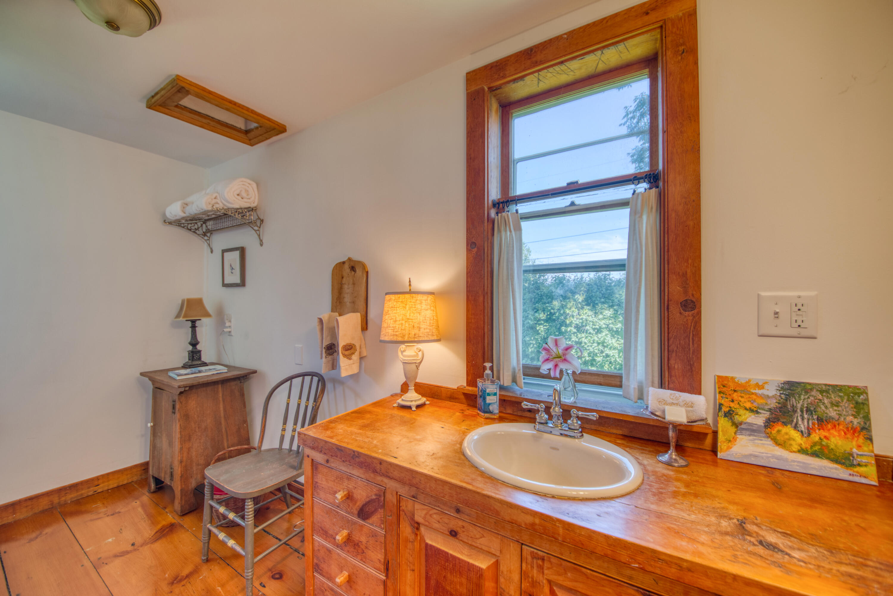 93 Isle Of Springs Road Boothbay, ME 04537 - Photo 22 of 41 24 Second floor bath