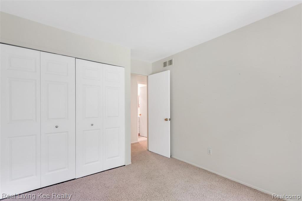 1594 Ravine Lane Rochester Hills, MI 48306 - Photo 25 of 32