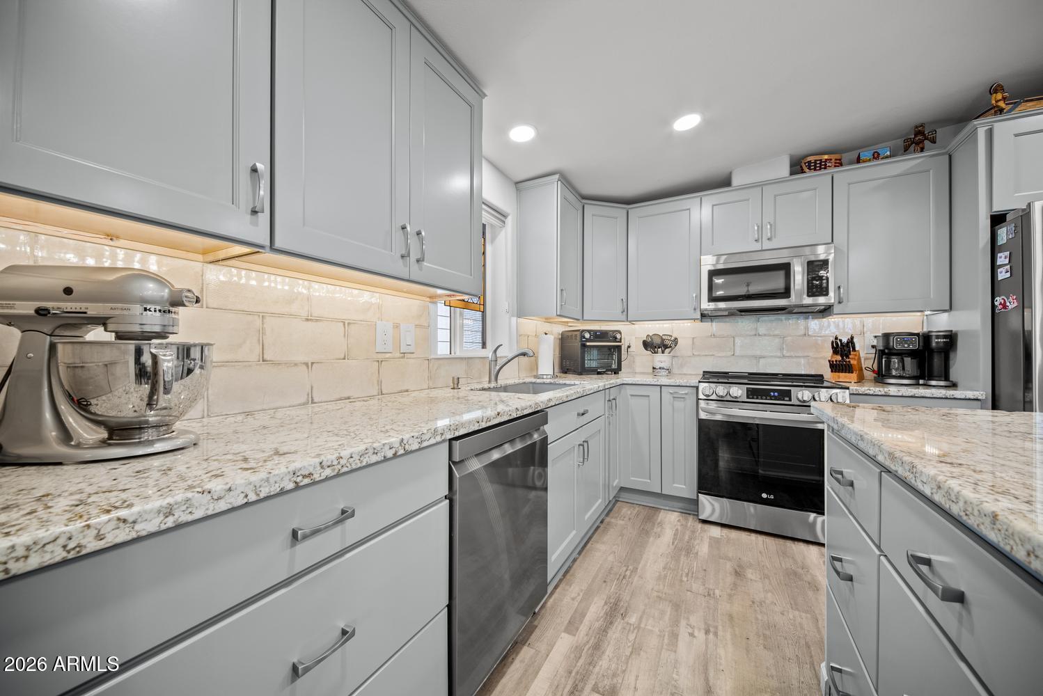 17200 West Bell Road, Unit 708 Surprise, AZ 85374 - Photo 12 of 35 010-027-BV3A1535 M0-1498x1000