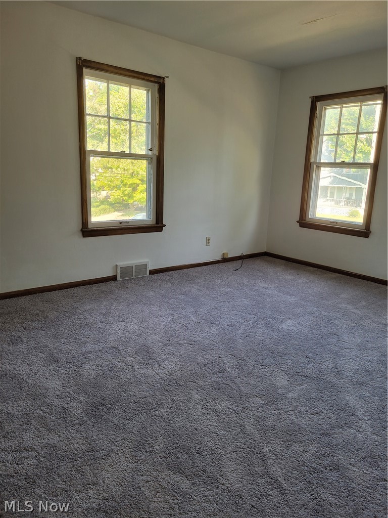 810 Woodview Road Cleveland, OH 44121 - Photo 15 of 31