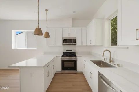 $2,995 | 10558 Encino Avenue, Granada Hills, CA 91344
