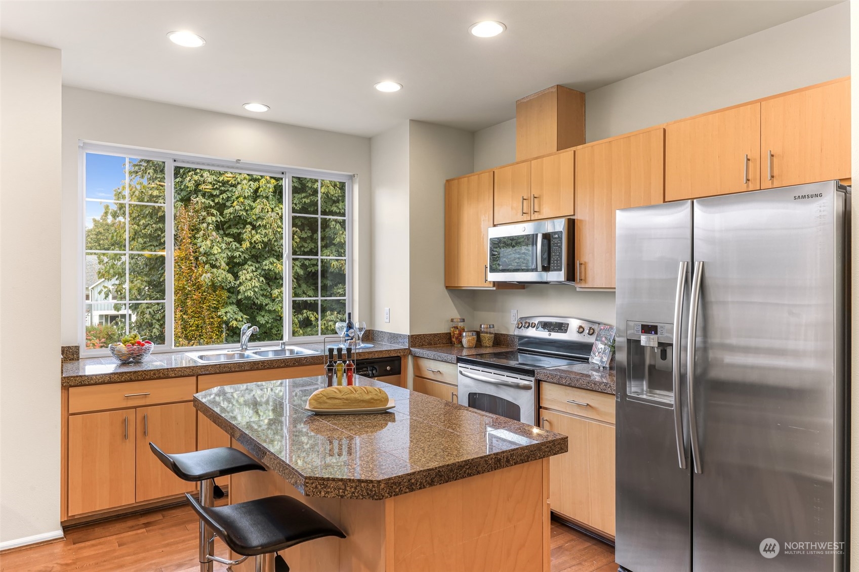 6414 High Point Drive Southwest Seattle, WA 98126 - Photo 12 of 40 Gallery Image 12