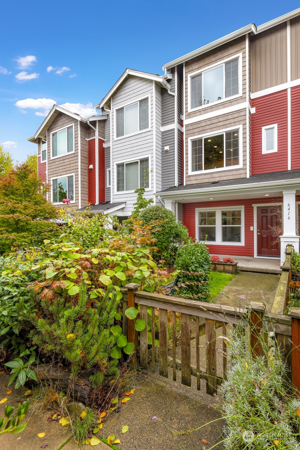 6414 High Point Drive Southwest Seattle, WA 98126 - Photo 2 of 40 Gallery Image 2
