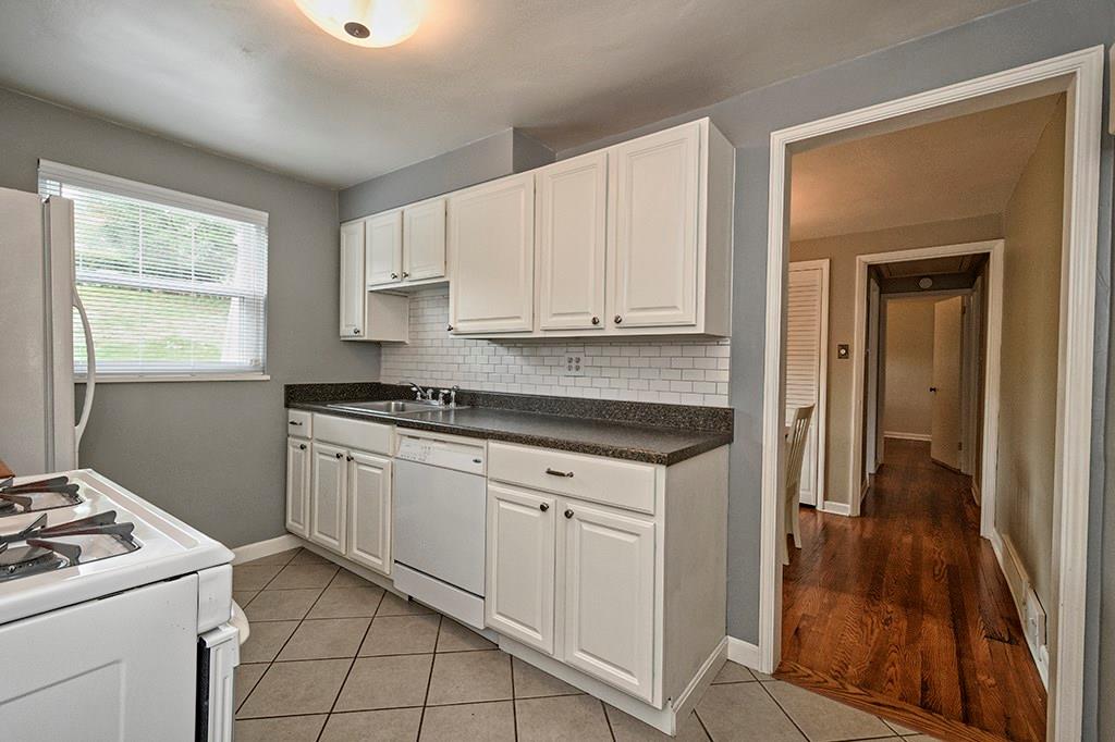 220 Orchard Spring Road Pittsburgh, PA 15220 - Photo 6 of 21 Gallery Image 6
