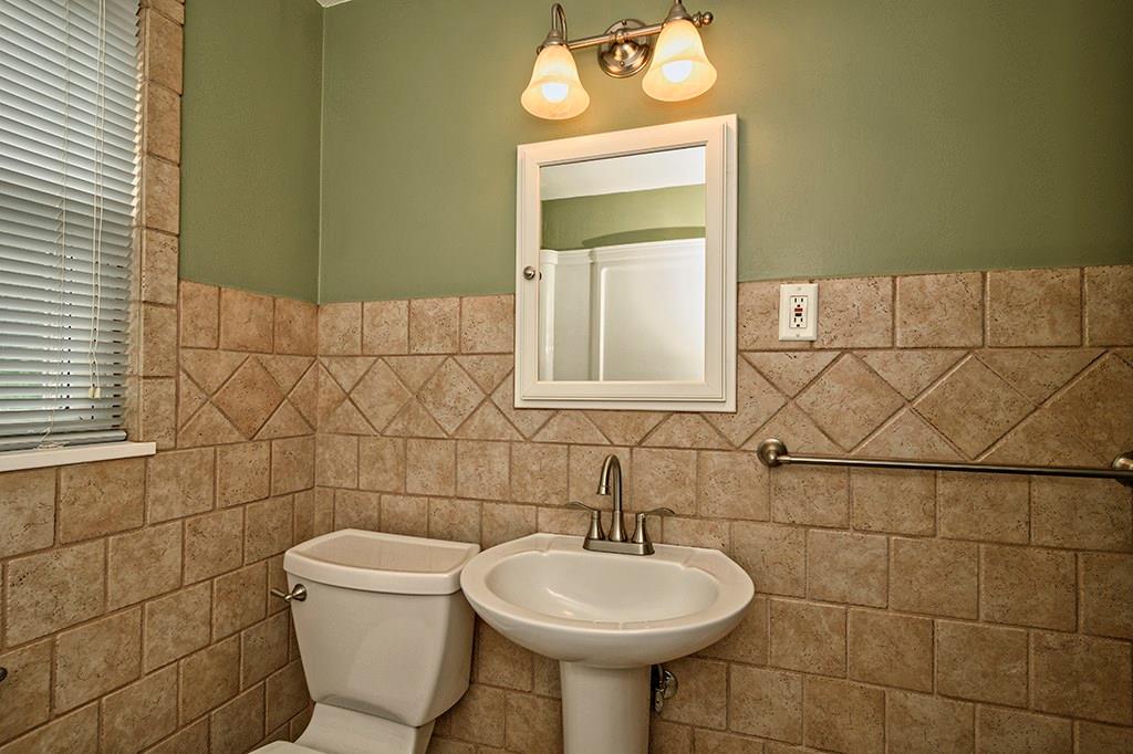 220 Orchard Spring Road Pittsburgh, PA 15220 - Photo 8 of 21 Gallery Image 8