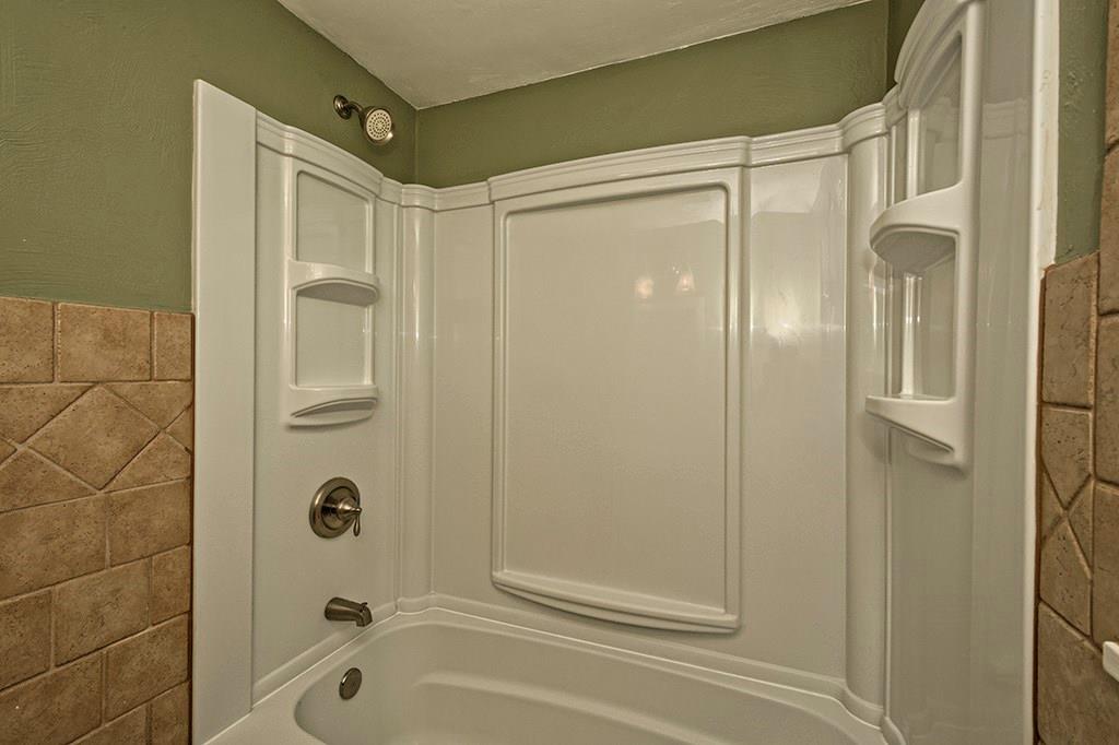 220 Orchard Spring Road Pittsburgh, PA 15220 - Photo 9 of 21 Gallery Image 9