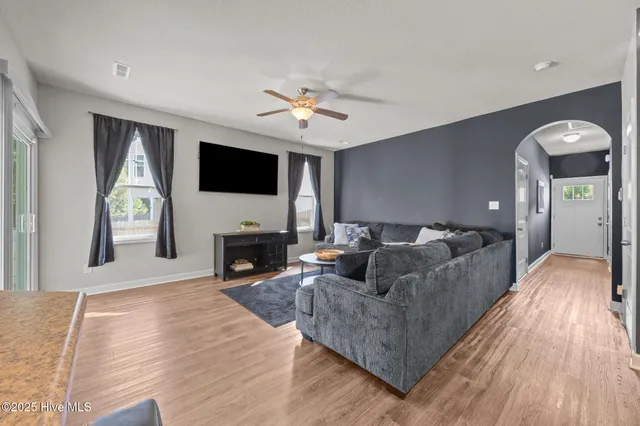 $1,800 | 407 Frisco Way, Holly Ridge, NC 28445