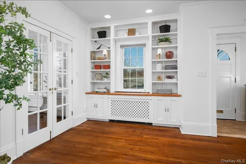 a view of livingroom with furniture and wooden floor