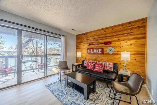 $180,000 | 256 Lone Oak Sunrise Beach, Unit 15, Sunrise Beach, MO 65079