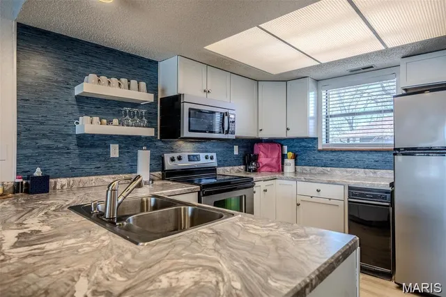 $180,000 | 256 Lone Oak Sunrise Beach, Unit 15, Sunrise Beach, MO 65079