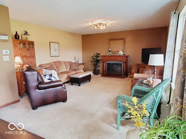 $279,000 | 11143 Oakspring Court, Indianapolis, IN 46239
