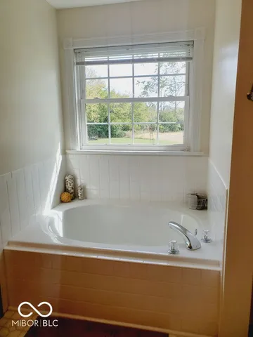 $279,000 | 11143 Oakspring Court, Indianapolis, IN 46239