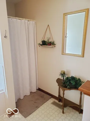 $279,000 | 11143 Oakspring Court, Indianapolis, IN 46239