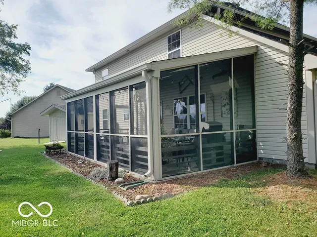 $279,000 | 11143 Oakspring Court, Indianapolis, IN 46239