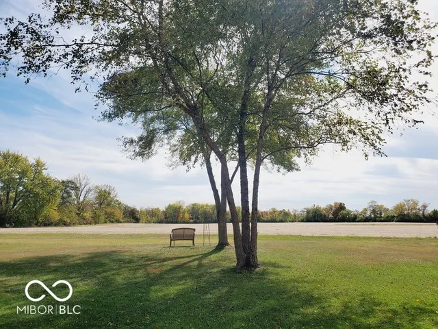 $279,000 | 11143 Oakspring Court, Indianapolis, IN 46239