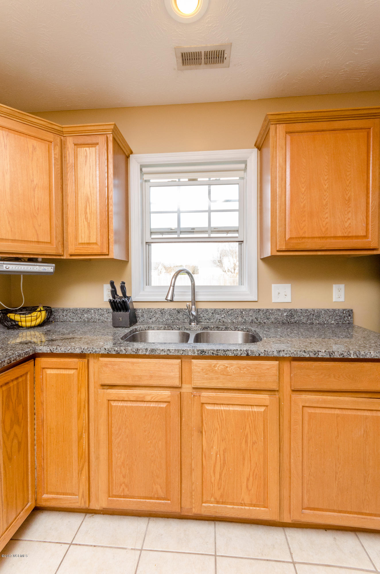 210 Rutherford Way Jacksonville, NC 28540 - Photo 16 of 40 20170131-20170131-DSC_0787