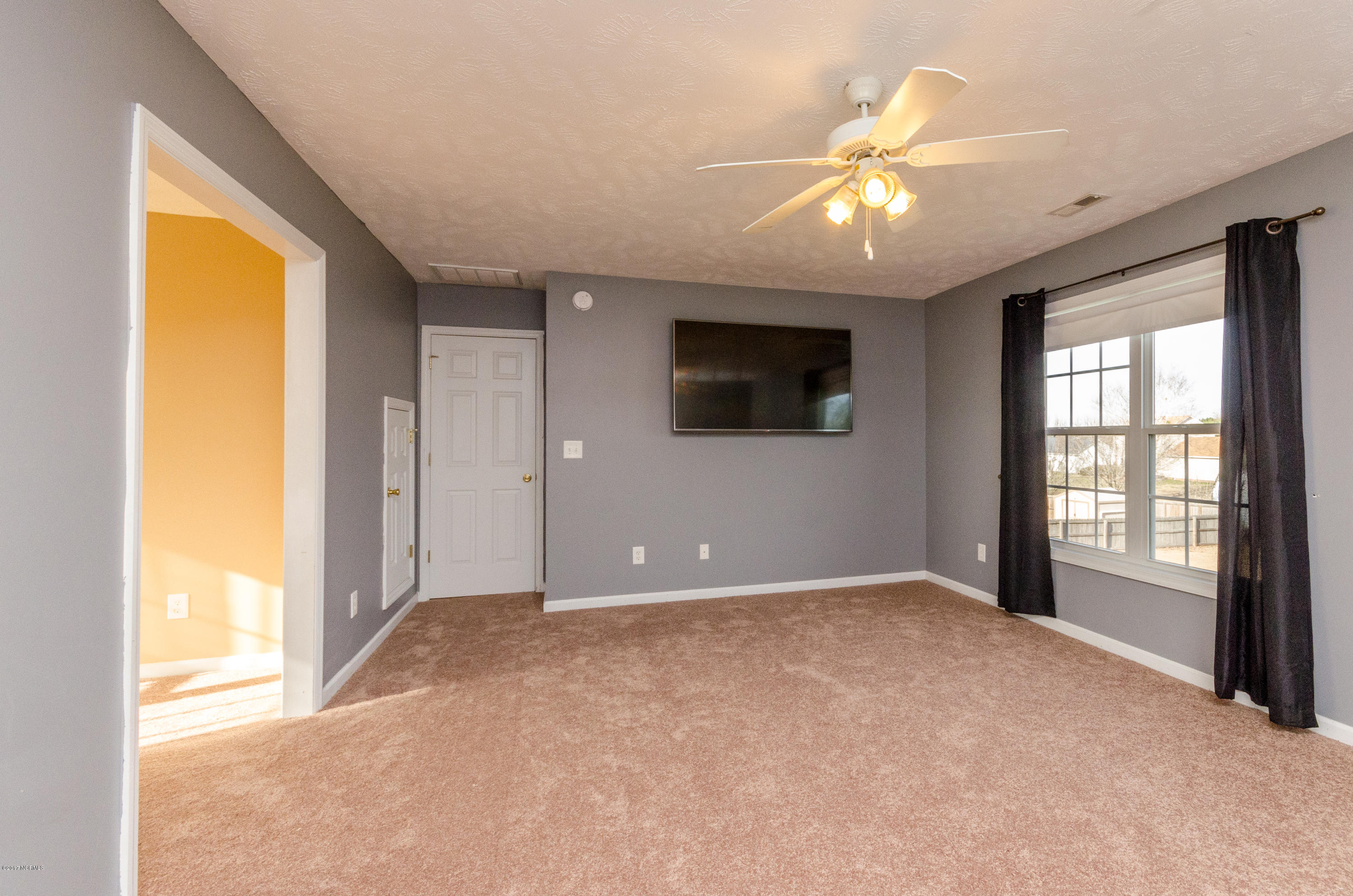 210 Rutherford Way Jacksonville, NC 28540 - Photo 33 of 40 20170131-20170131-DSC_0804