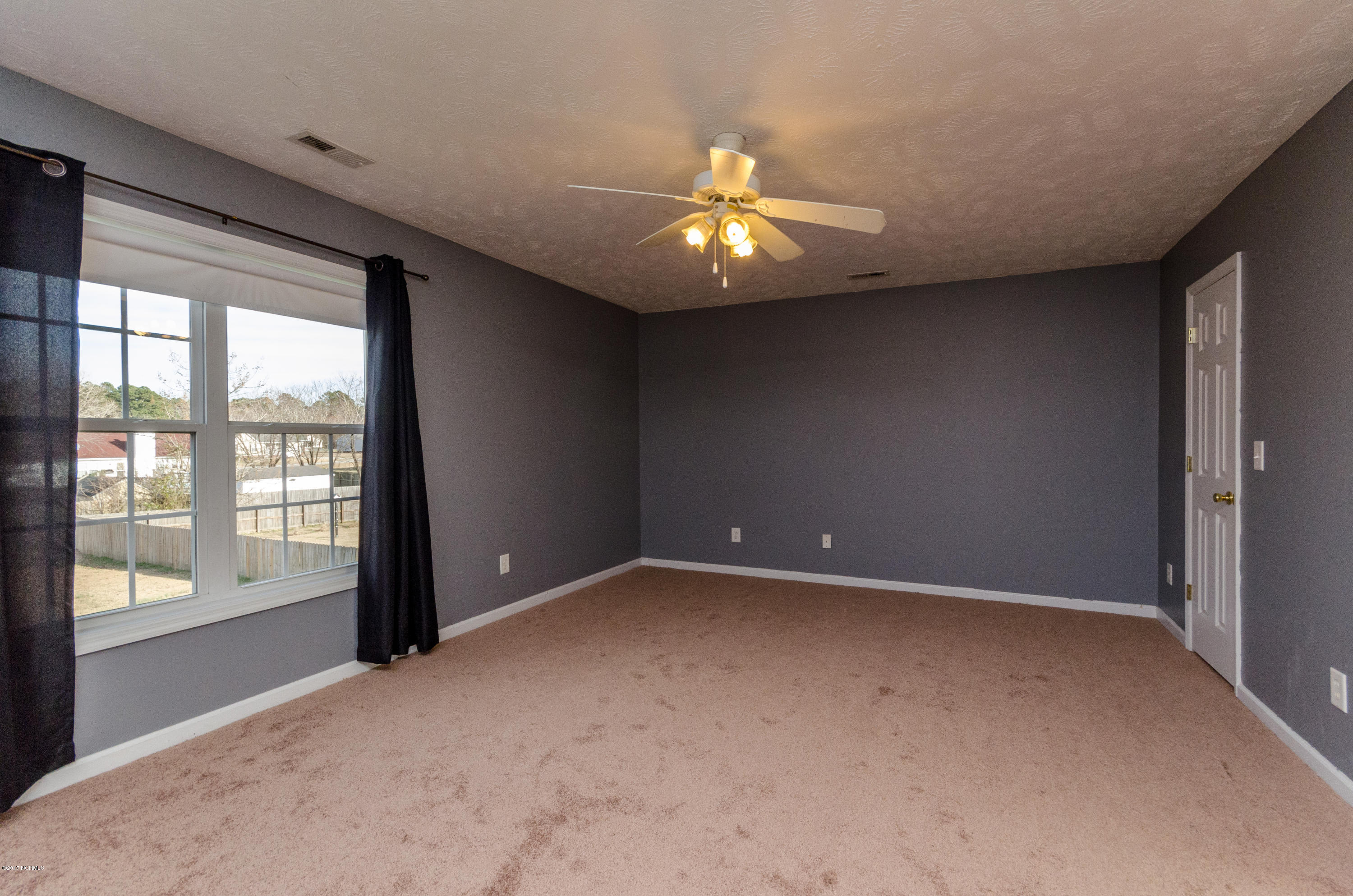 210 Rutherford Way Jacksonville, NC 28540 - Photo 35 of 40 20170131-20170131-DSC_0806