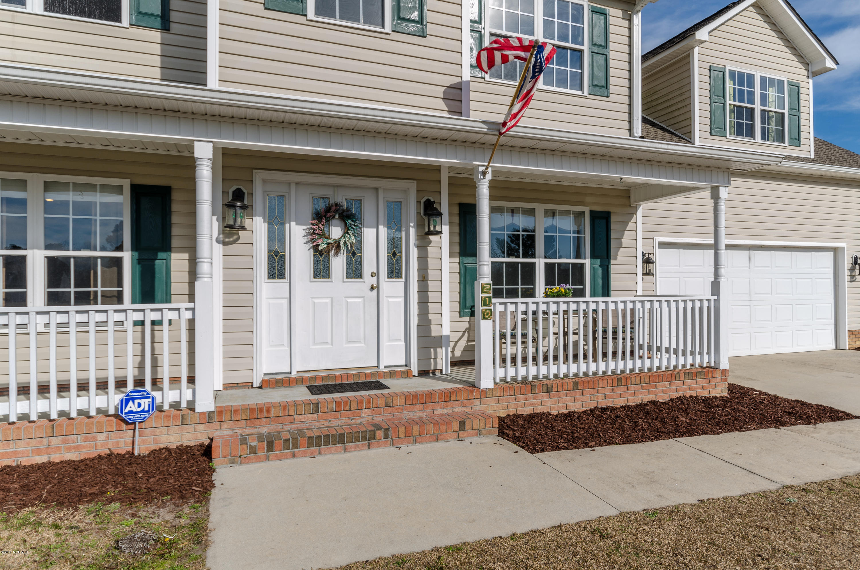 210 Rutherford Way Jacksonville, NC 28540 - Photo 4 of 40 20170131-20170131-DSC_0773
