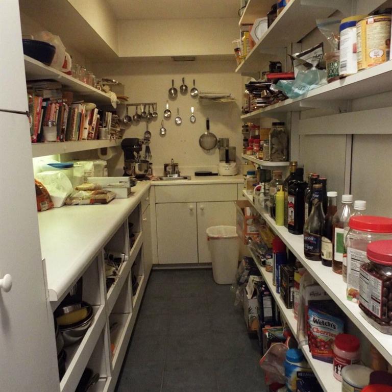 16 Davis Point Road Wayne, ME 04284 - Photo 13 of 35 butler pantry