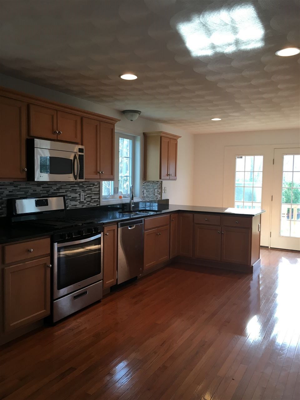 45 South Shore Road Salem, NH 03079 - Photo 4 of 15